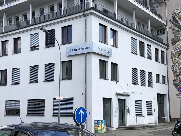 Außenansicht der Tagesklinik für Kinder und Jugendliche in Pirmasens 